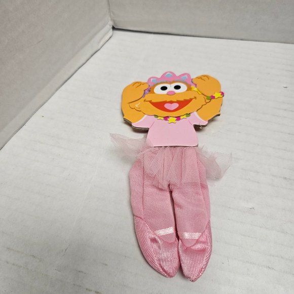 Small Cute RARE Zoey Finger Puppet Sesame Street Pink Ballet Tutu Dance - Picture 2 of 5